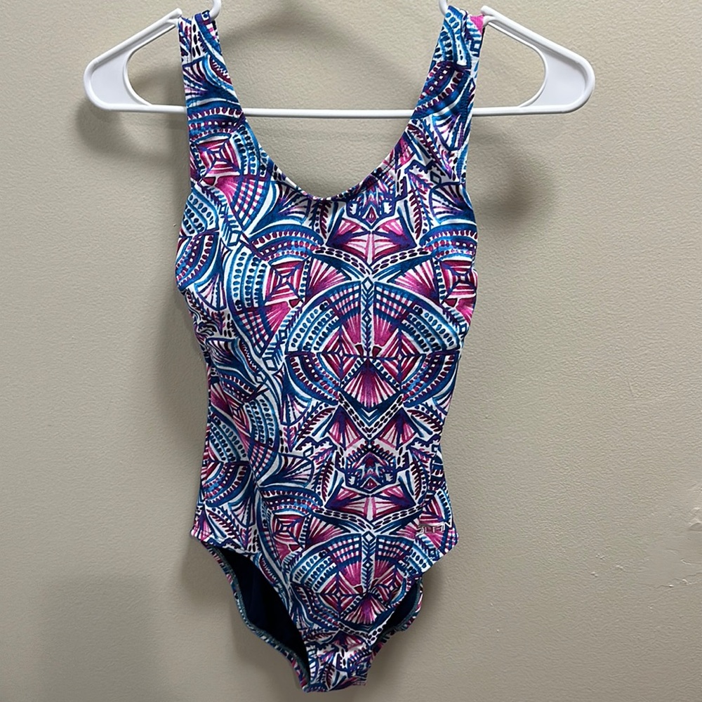 Dolphin Aquashape One piece women’s swimsuit size 6
